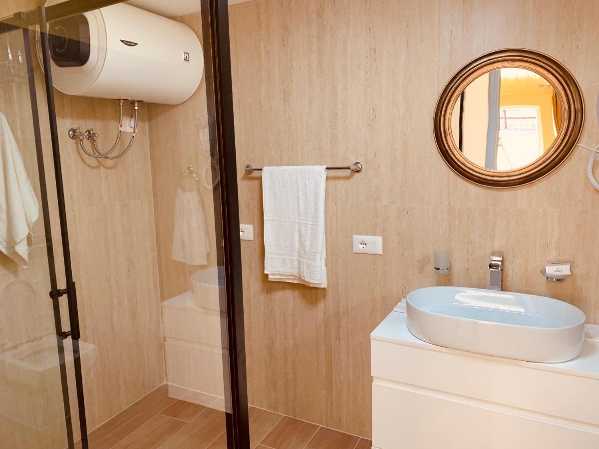 Auto Tana Guest House ติรานา ภายนอก รูปภาพ
