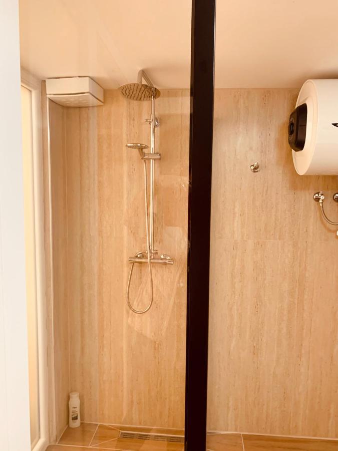 Auto Tana Guest House ติรานา ภายนอก รูปภาพ