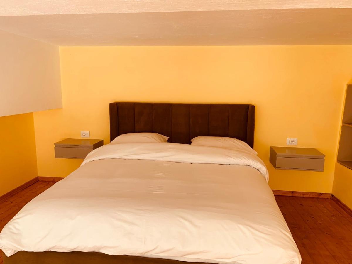 Auto Tana Guest House ติรานา ภายนอก รูปภาพ