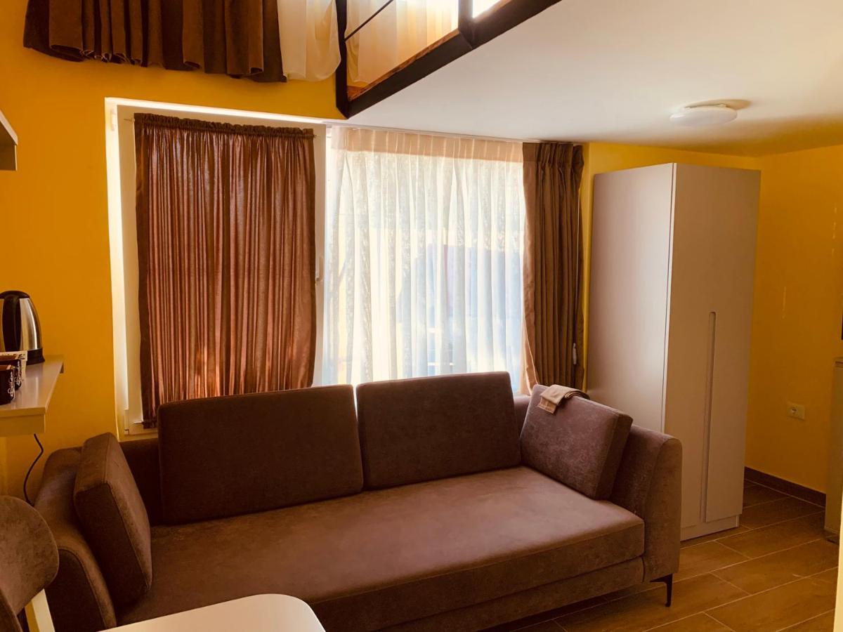 Auto Tana Guest House ติรานา ภายนอก รูปภาพ