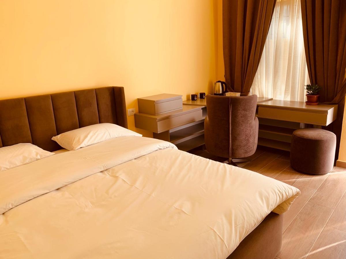 Auto Tana Guest House ติรานา ภายนอก รูปภาพ