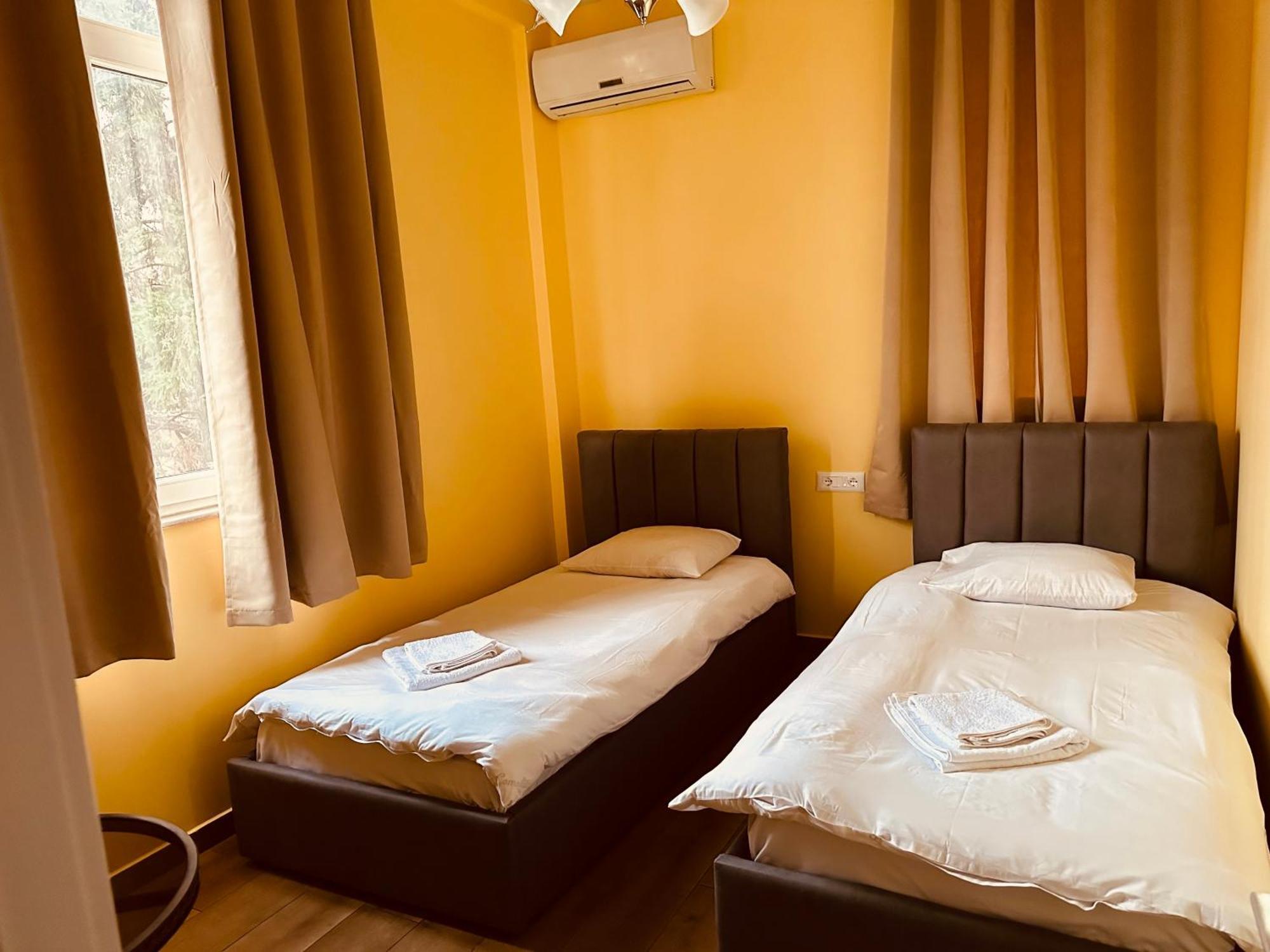 Auto Tana Guest House ติรานา ภายนอก รูปภาพ