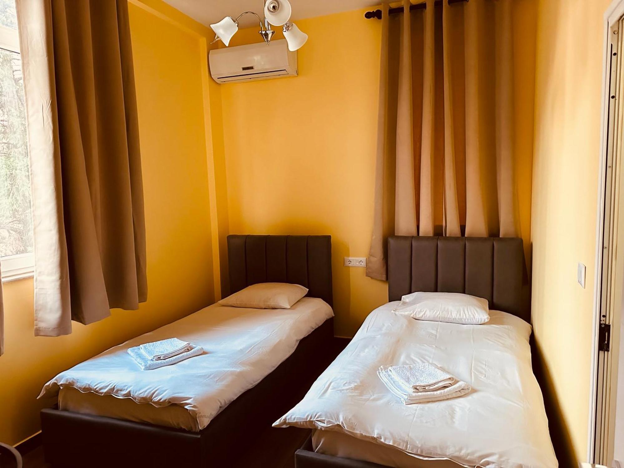 Auto Tana Guest House ติรานา ภายนอก รูปภาพ